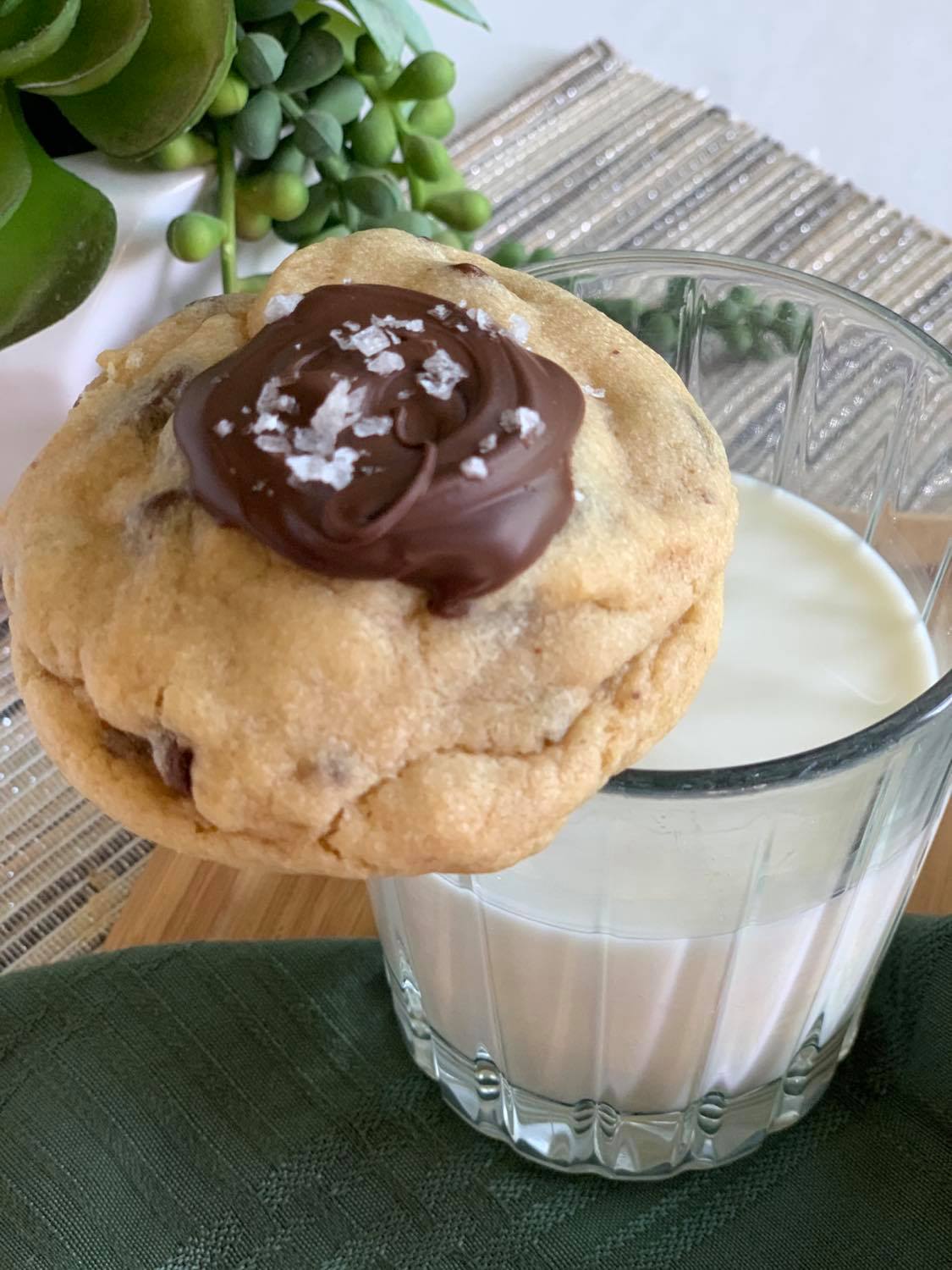 Chocolate Chip Sea Salt Cookie